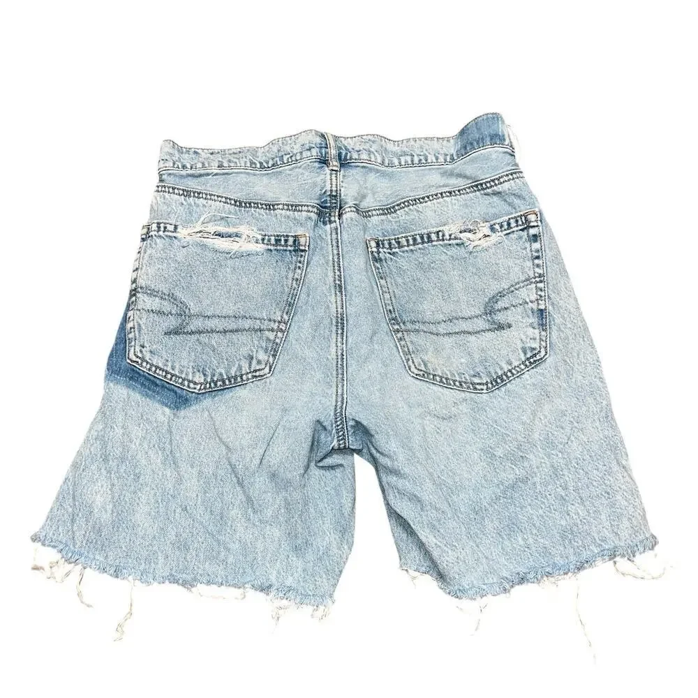 AMERICAN EAGLE Super High-Rise Baggy Wide Leg Light Wash Jean Shorts Size 6